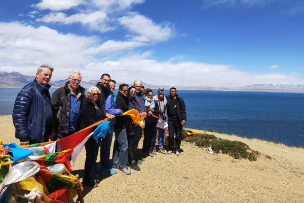 Tibet Classic 8-Day Tour: Lhasa + Shigatse + Yamdrok Lake + Everest Base Camp + Namtso  [8-Day Small Group Tour for 10 People]