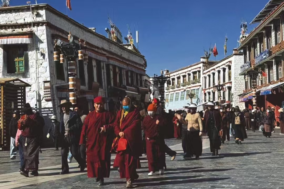 Encountering Life in Tibet: A Journey into the Everyday