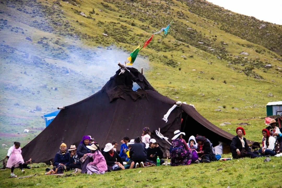 Encountering Life in Tibet: A Journey into the Everyday
