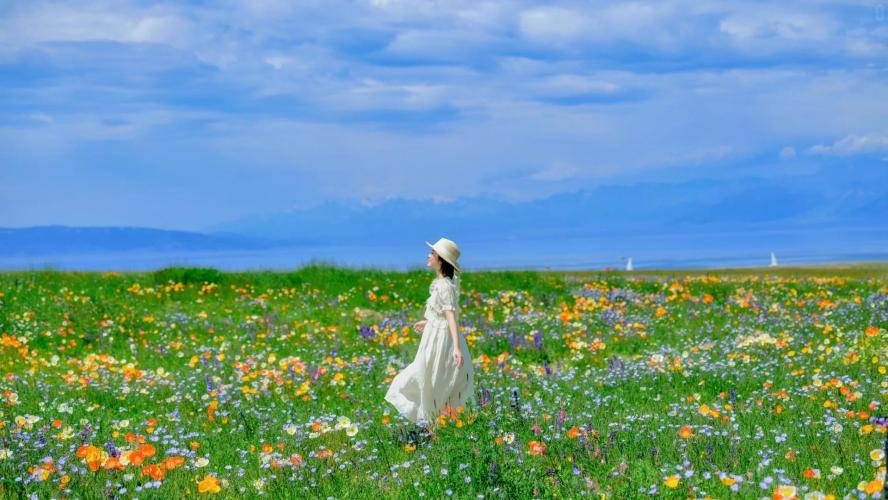 Sayram Lake in All Four Seasons: Exploring the Pearl of the Plateau