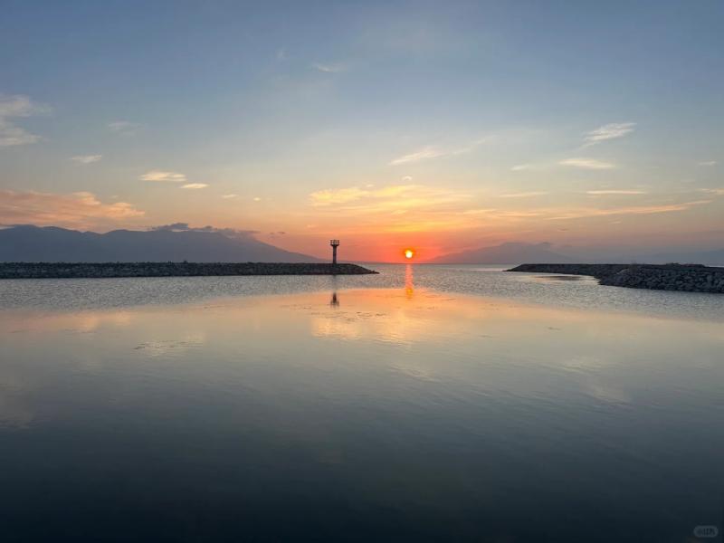Experiencing the “Two Sunsets” and Mysterious Time Difference in XinJiang