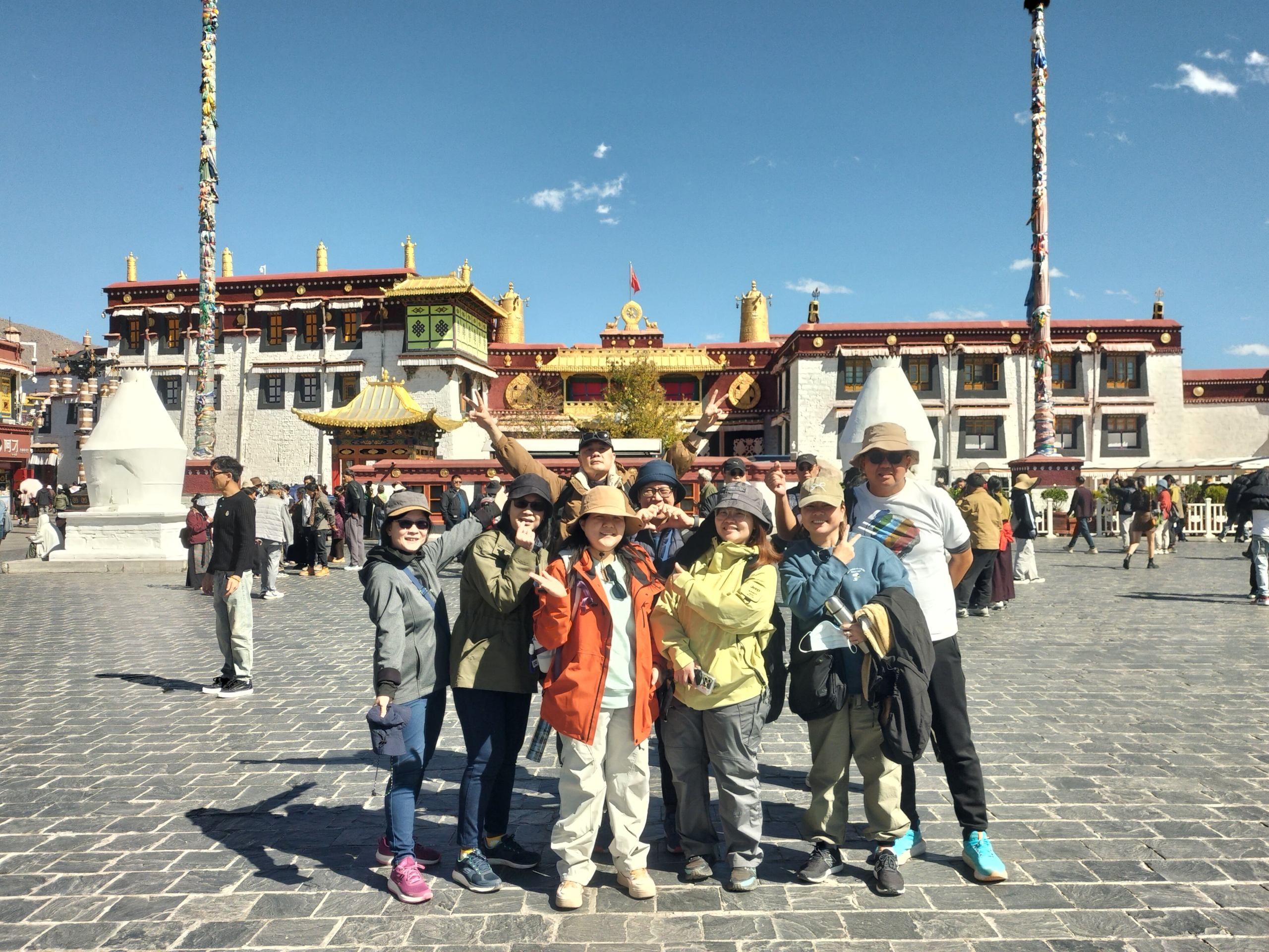 🌸 Spring in Tibet — Peach Blossoms & Blue Ice Cave Adventure!