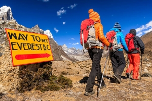 Standing on the Roof of the World: A Comprehensive Guide to Mount Everest Base Camp, Tibet