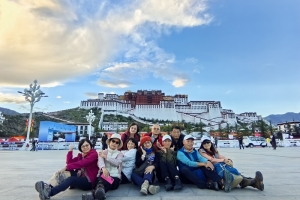 Lhasa Travel Guide – Everything You Need to Know Before Visiting Tibet’s Sacred Capital